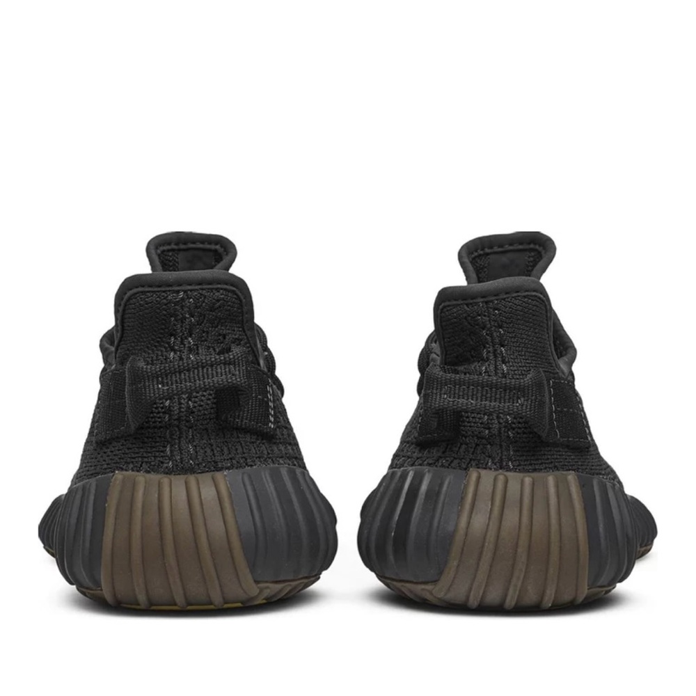 NEW WITH TAG / authentic adidas Yeezy Boost 350 V2
Cinder